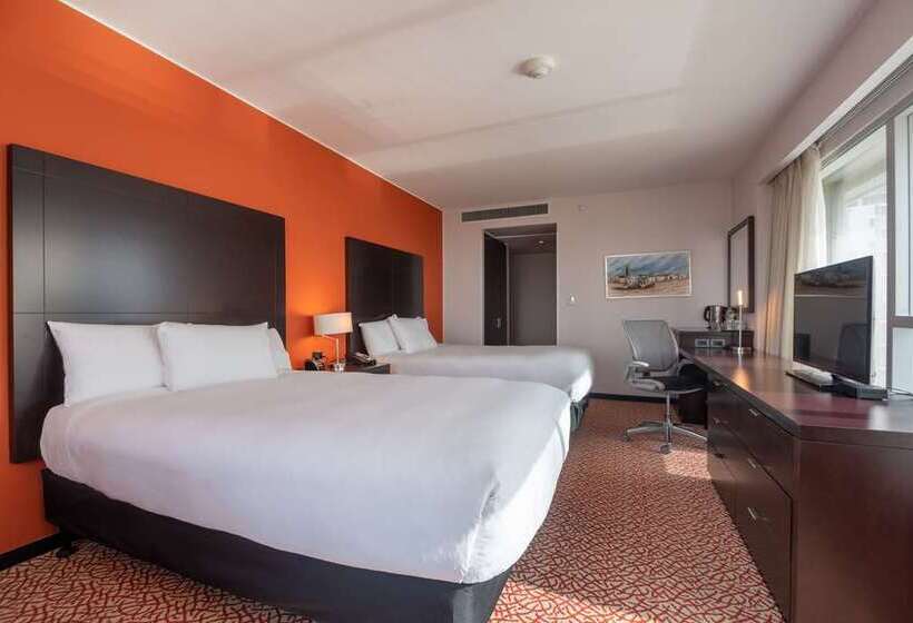 اتاق استاندارد با چشم‌انداز دریا, Hilton Hawaiian Village Waikiki Beach Resort
