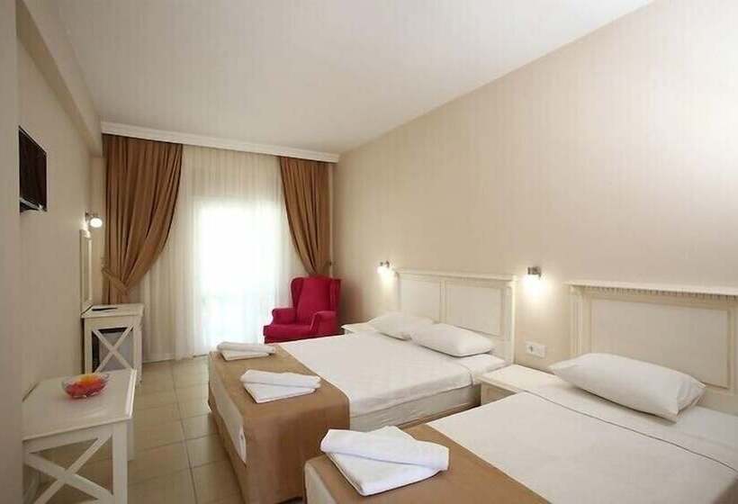 Номер Стандарт Трехместный, Summer Garden Suites Beach