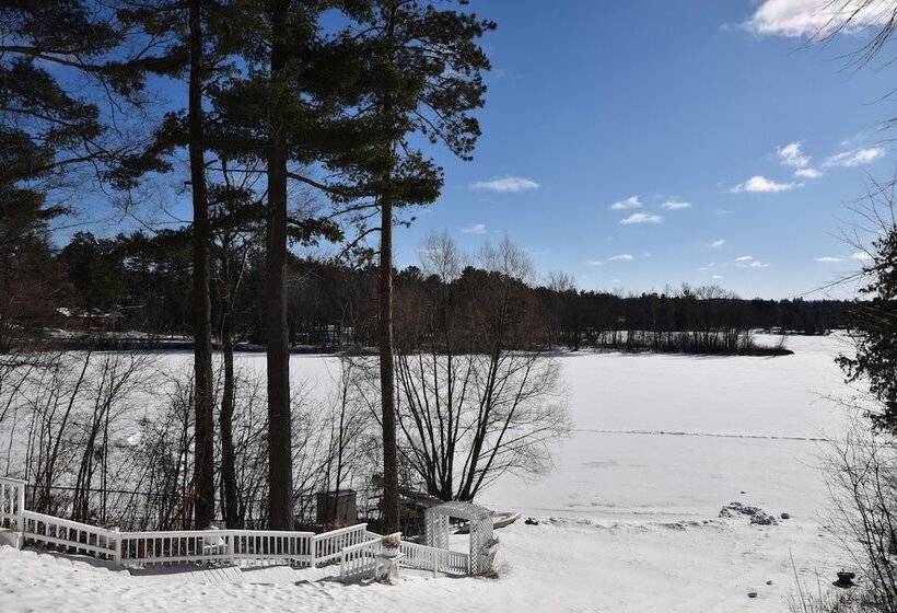 Номер Стандарт 2 Двуспальные Кровати, Lakeside Bed & Breakfast