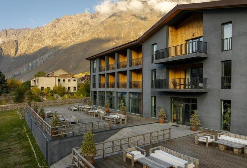 اتاق لوکس با تخت بزرگ, Intourist Kazbegi
