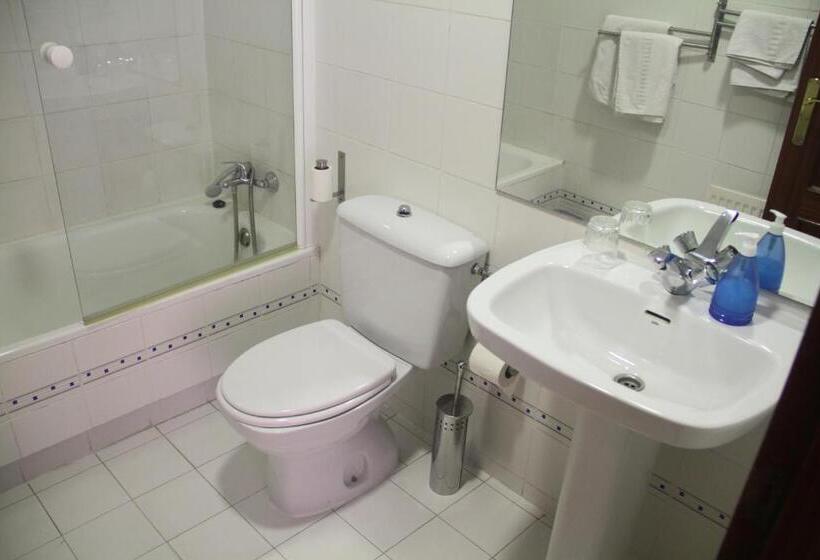 اتاق استاندارد یک نفره, Hostal Arlanzón