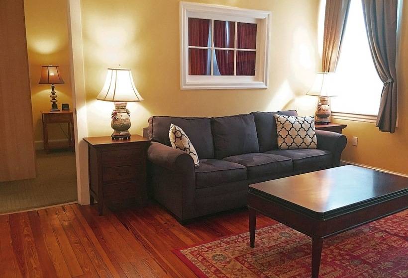 سوییت, Morris House