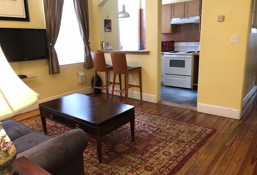سوییت, Morris House