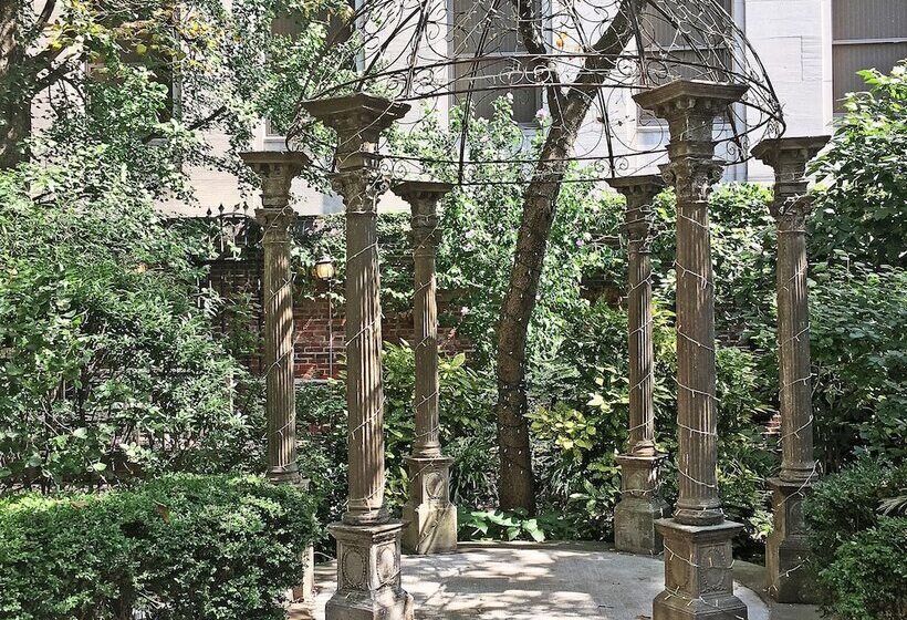 سوییت, Morris House