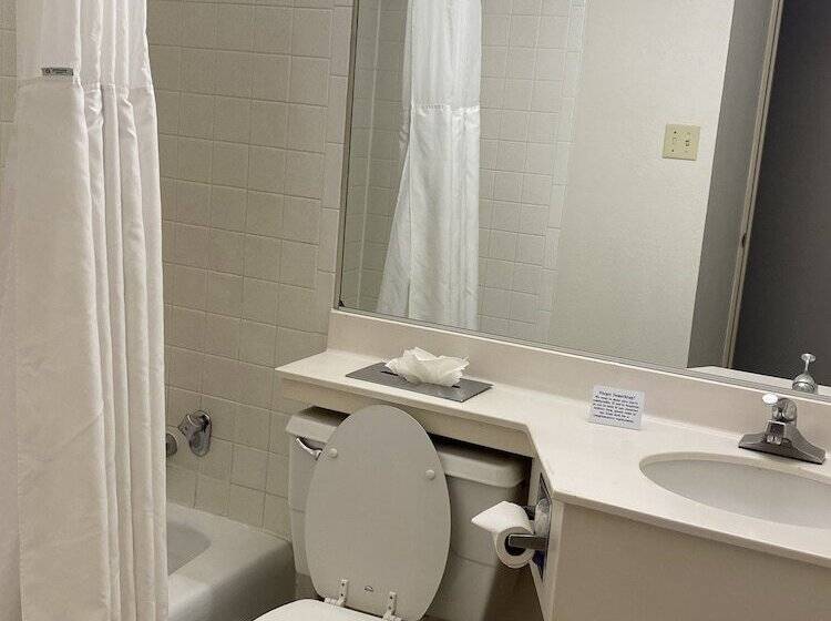Номер Стандарт 2 Двуспальные Кровати, Ramada By Wyndham Albuquerque Midtown