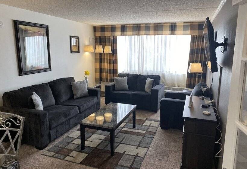 Люкс 2 Спальни, Ramada By Wyndham Albuquerque Midtown