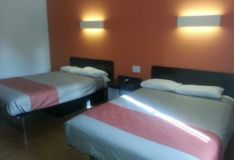 디럭스 룸, Motel 6 Bell Gardens