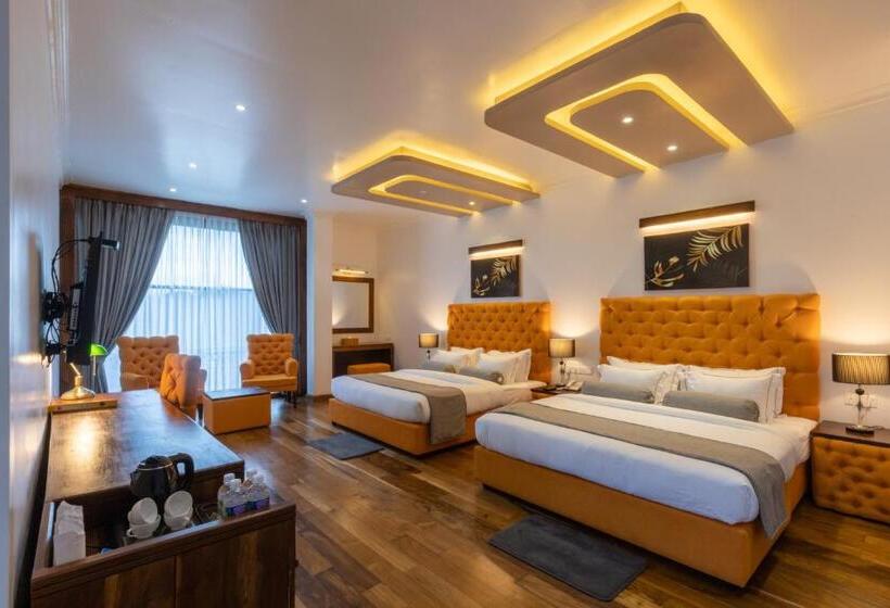 Premium Family Room, Grand Turf