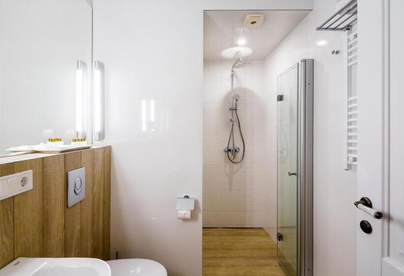 استودیوی استاندارد با چشم‌انداز شهر, Boutique Apart Upe