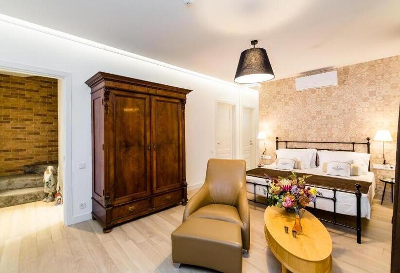 استودیوی استاندارد با چشم‌انداز شهر, Boutique Apart Upe