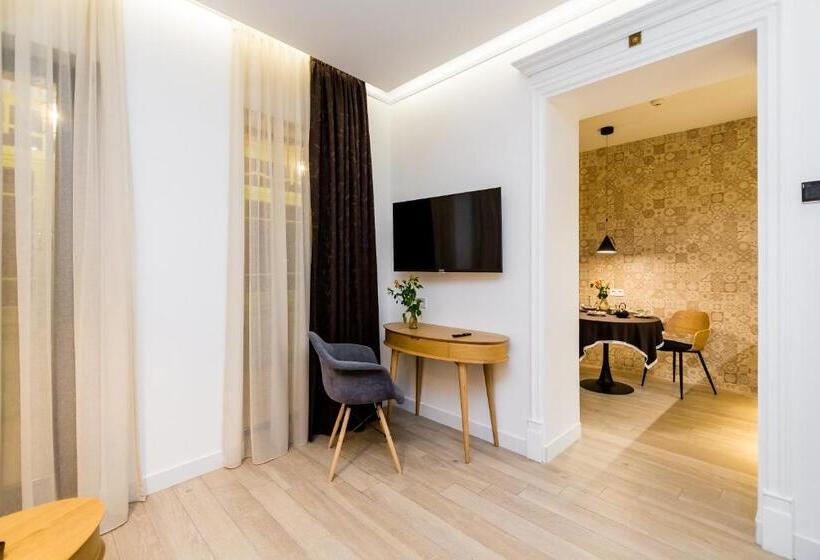 استودیوی استاندارد با چشم‌انداز شهر, Boutique Apart Upe