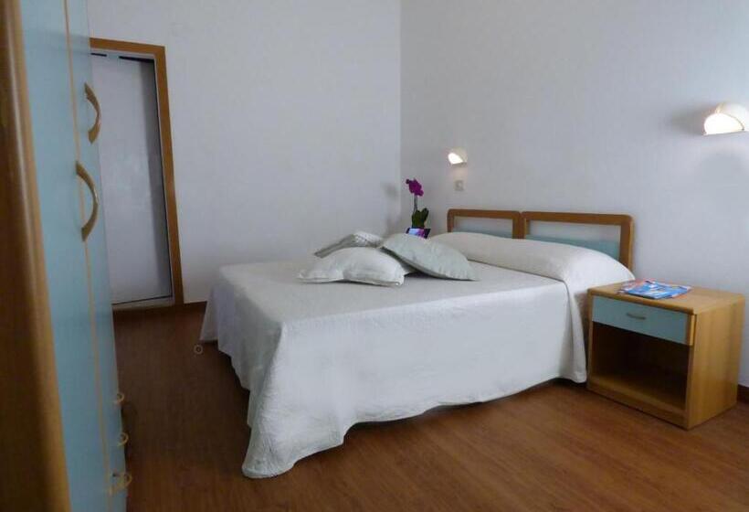 Triple Room Sea View, Merano