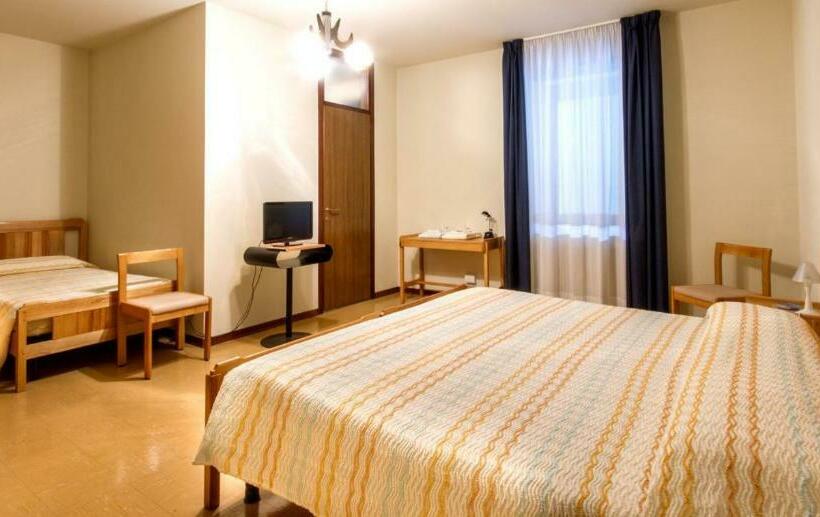 Четырехместный Номер Стандарт, Albergo Michielini