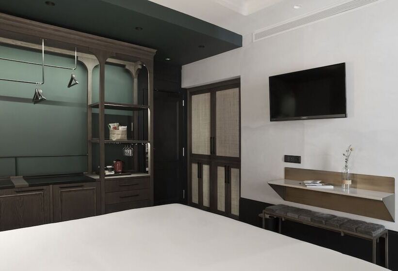 四人标准间, Icon Wipton
