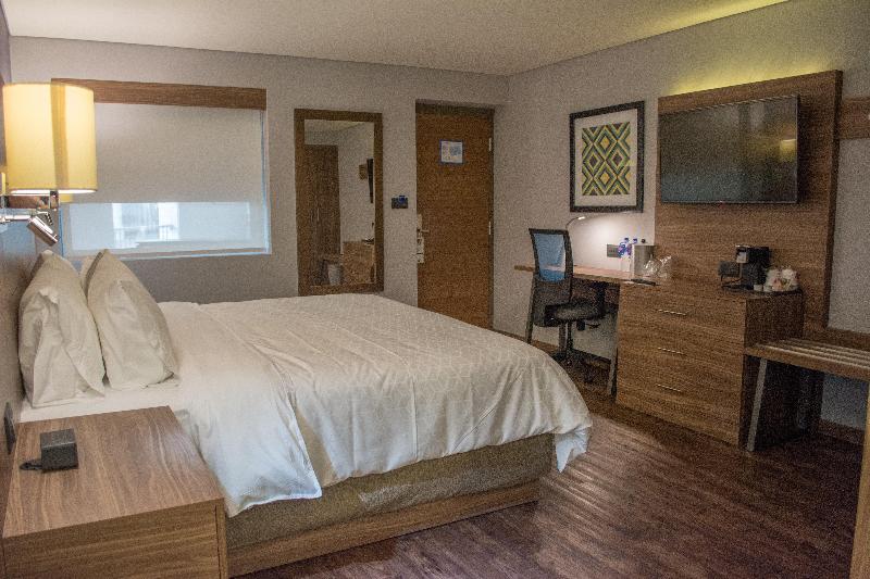 キングサイズベッドのスタンダードルーム, Holiday Inn Express Morelia, An Ihg