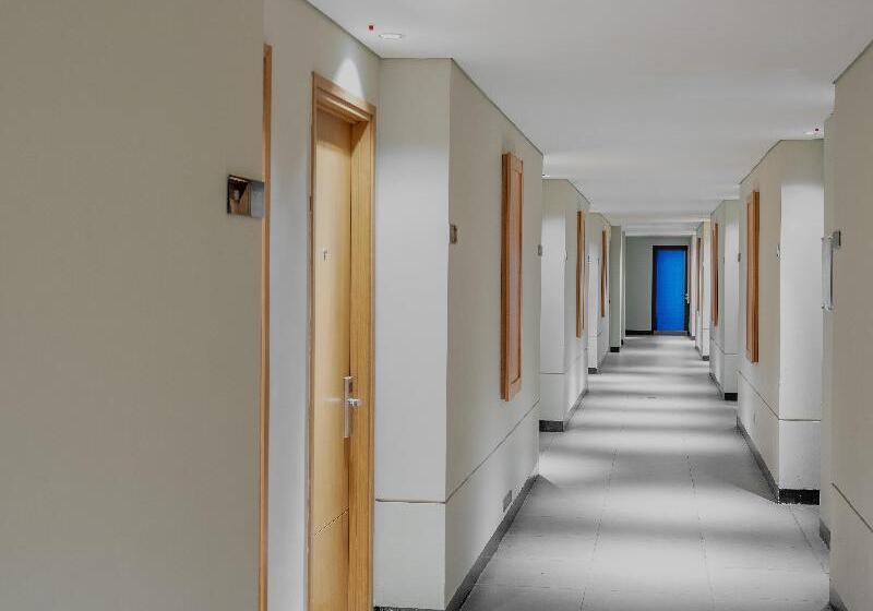 Номер Deluxe, Swiss Belinn Timika
