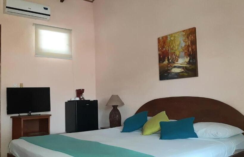 اتاق سوپریور با چشم‌انداز باغ, Samara Beach