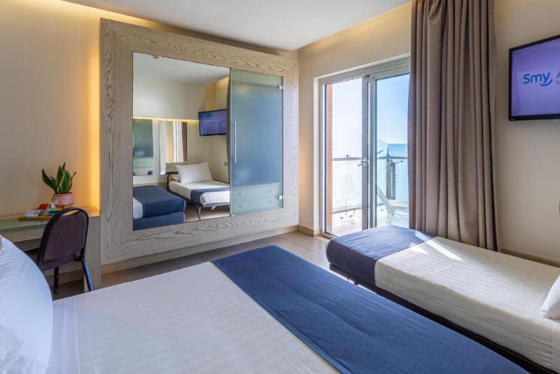 اتاق خانوادگی, Smy Aran Blu Roma Mare