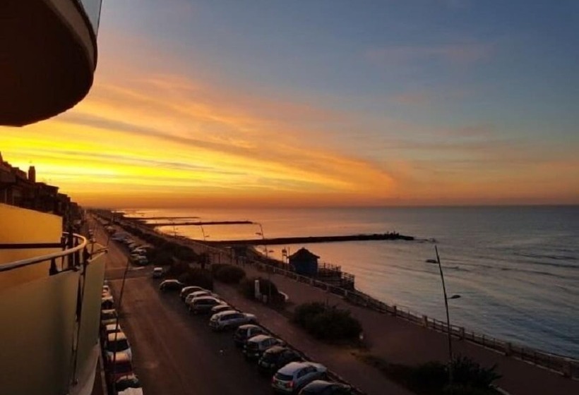 اتاق سه نفره سوپریور با چشم‌انداز دریا, Smy Aran Blu Roma Mare