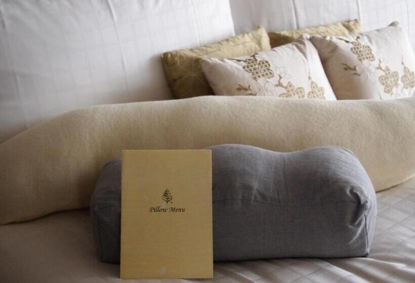 Номер Deluxe Кровать Кинг, Four Seasons Hotel Tokyo At Marunouchi