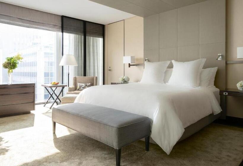 Номер Deluxe Кровать Кинг Вид на Город, Four Seasons Hotel Tokyo At Marunouchi