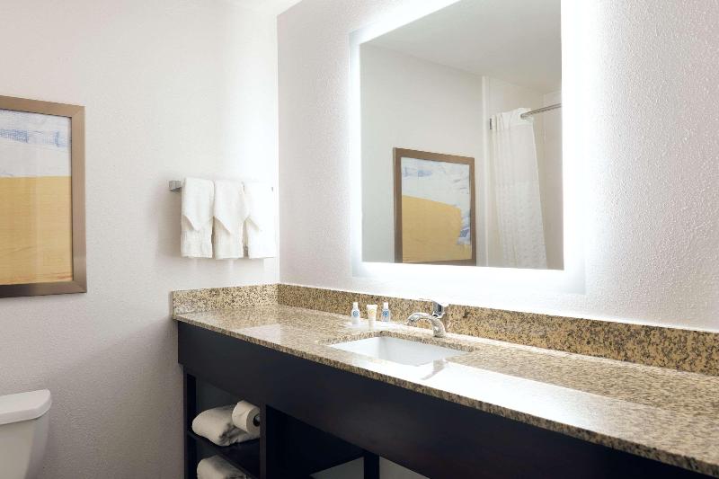 Quarto Triplo Estandar, Kayamaris