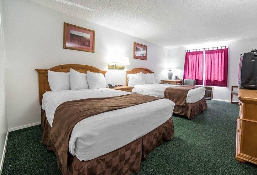 带2个双人床的标准工作室, Rodeway Inn Bryce Canyon