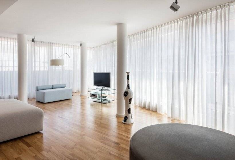 Suite, The Mandala
