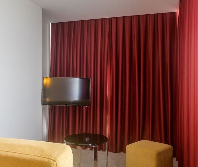 Семейный Номер, Torre Mar