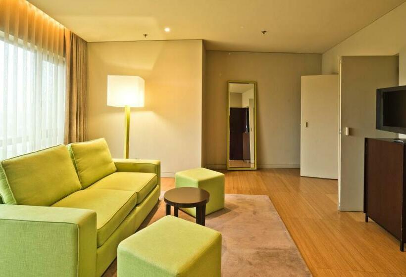 سوییت اجرایی, Golden Tulip Sao Joao Da Madeira