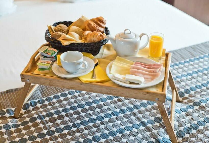 اتاق سوپریور, Golden Tulip Sao Joao Da Madeira