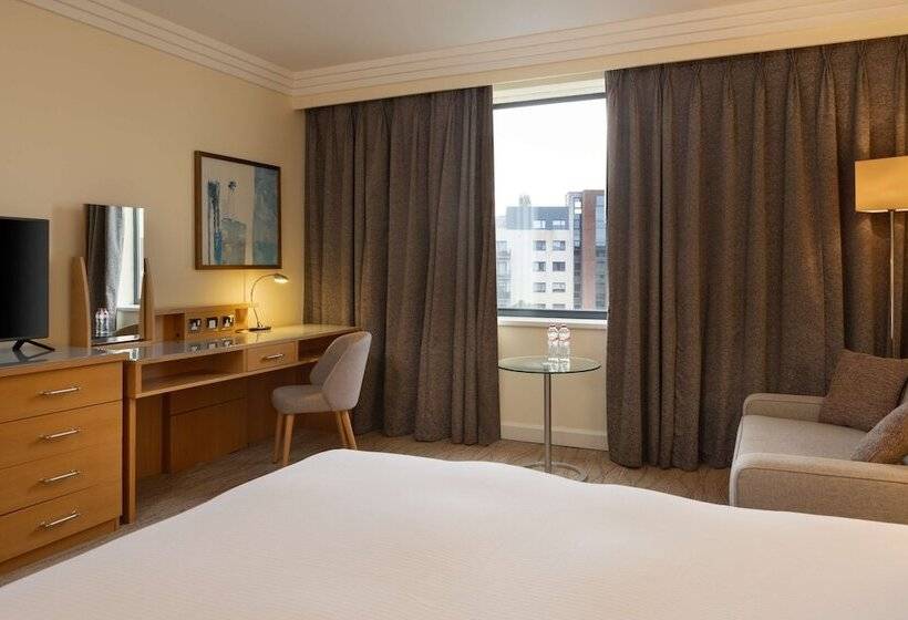 اتاق خانوادگی, Hilton Dublin Airport