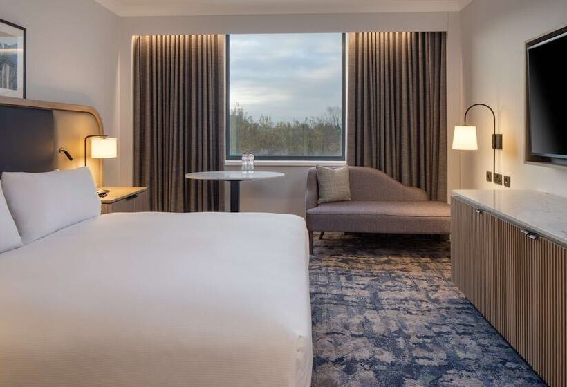 اتاق لوکس با تخت بزرگ, Hilton Dublin Airport