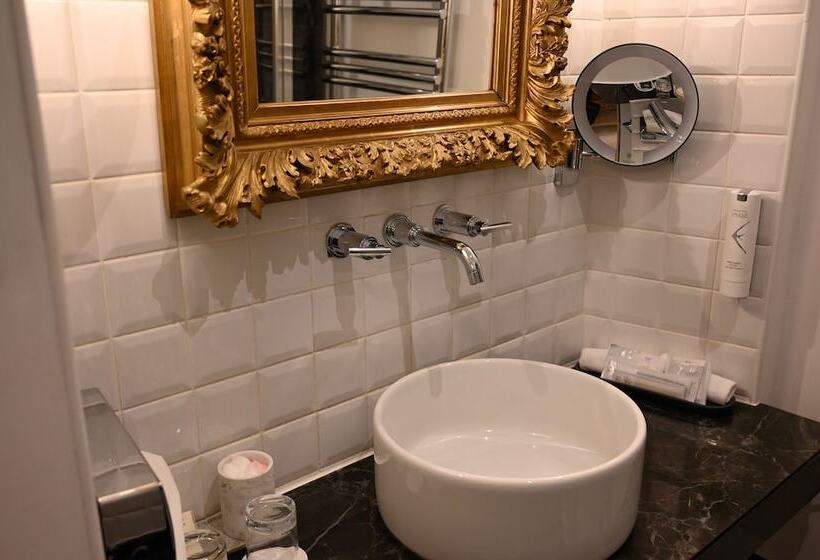 اتاق استاندارد, Hôtel La Villa Eugene