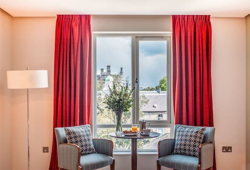 اتاق اجرایی با تخت بزرگ, Kilkenny Pembroke