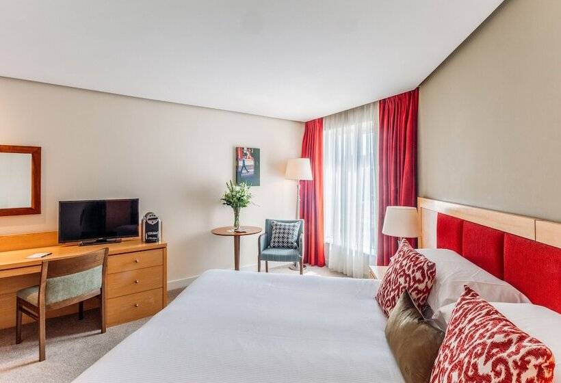اتاق سوپریور با تخت بزرگ, Kilkenny Pembroke