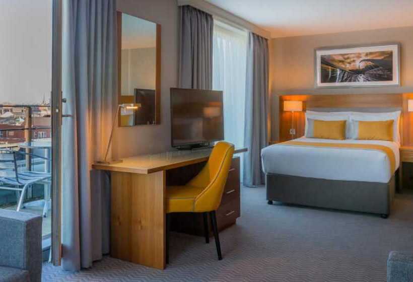 اتاق استاندارد چهار تخته, Maldron Hotel Smithfield Dublin City