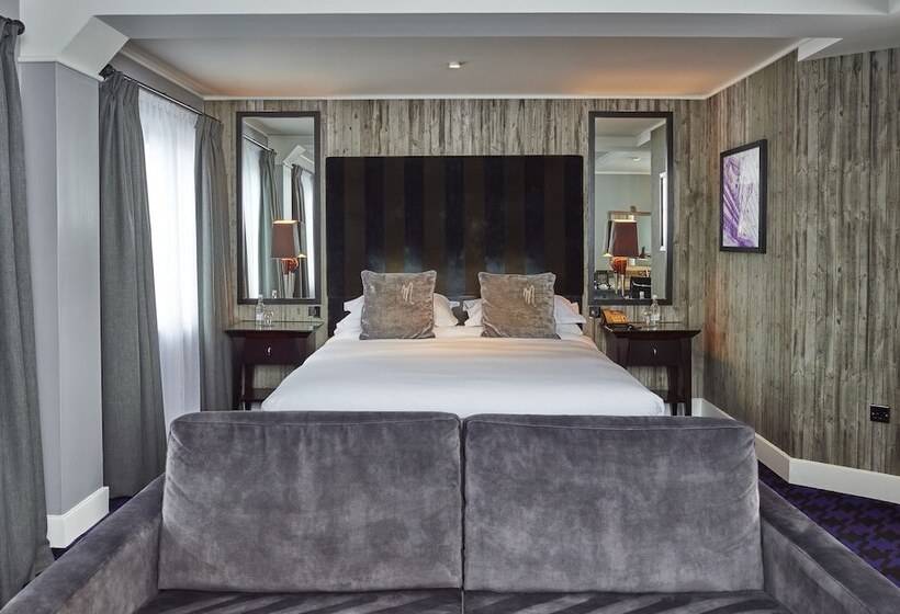 Полулюкс, Malmaison Newcastle