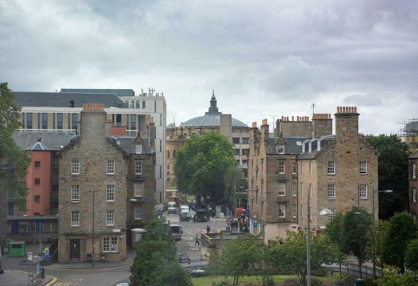 سوییت جونیور, Ten Hill Place