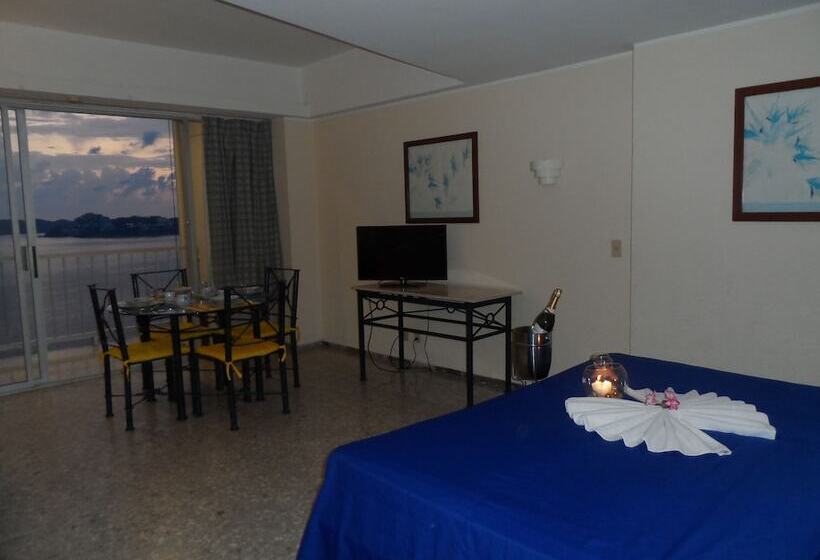 חדר משפחתי, Las Torres Gemelas Acapulco