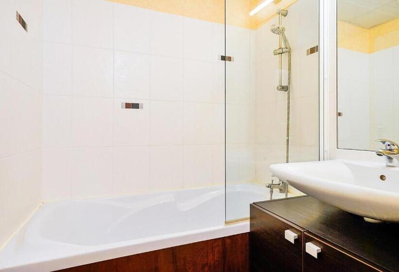 Comfort studio with sea view, Residence Saint Goustan   Maeva Home