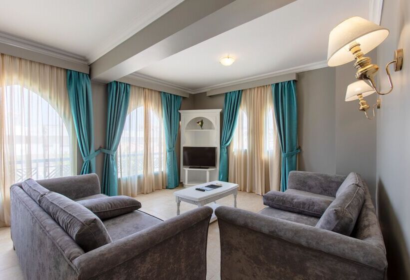 سوییت جونیور, Sunrise Garden Beach Resort