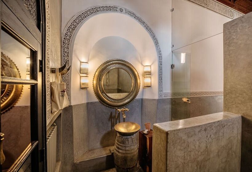 اتاق کلاسیک, 72 Riad