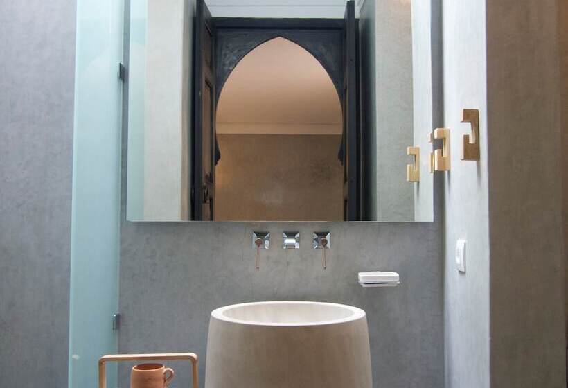 اتاق لوکس, 72 Riad