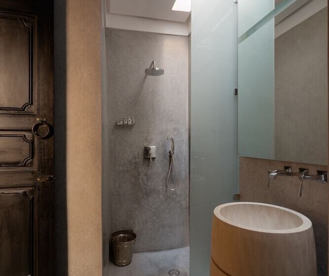 اتاق لوکس, 72 Riad