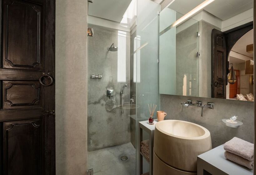 اتاق لوکس, 72 Riad