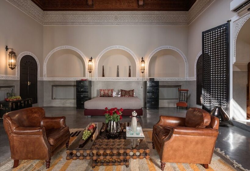 سوییت, 72 Riad