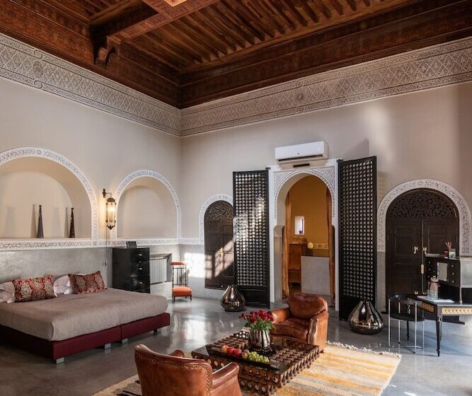 سوییت, 72 Riad