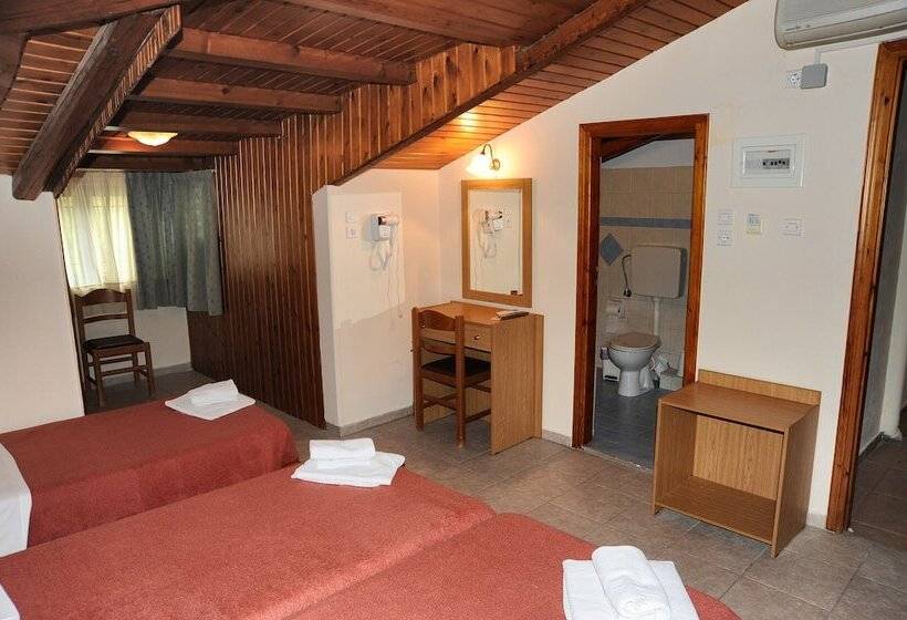 Номер Стандарт Трехместный, Castri