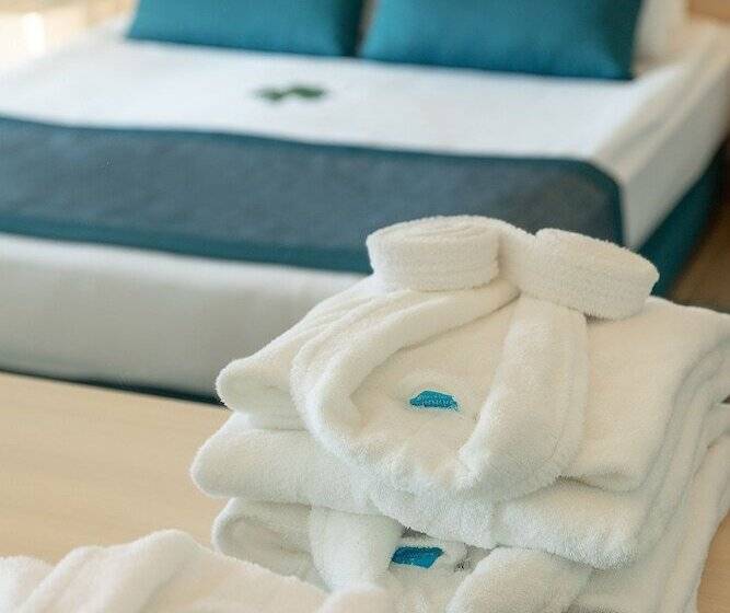 اتاق استاندارد با چشم‌انداز استخر, La Blanche Resort & Spa